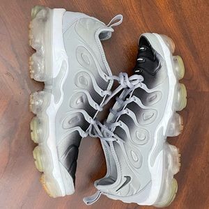 NIKE AIR VAPORMAX PLUS 'SILVER GRADIENT'